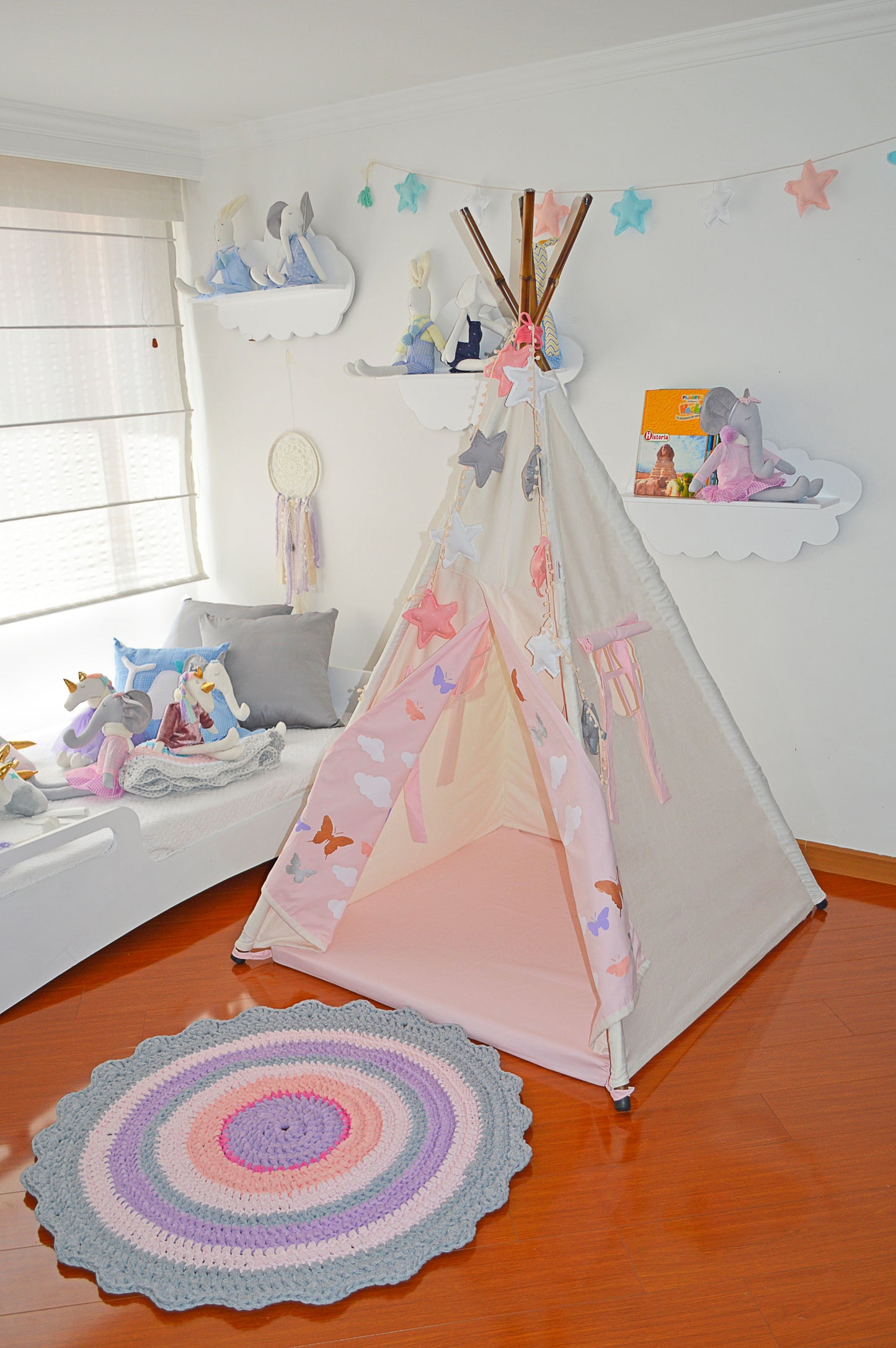 Teepee beige/rosa nubes mariposas