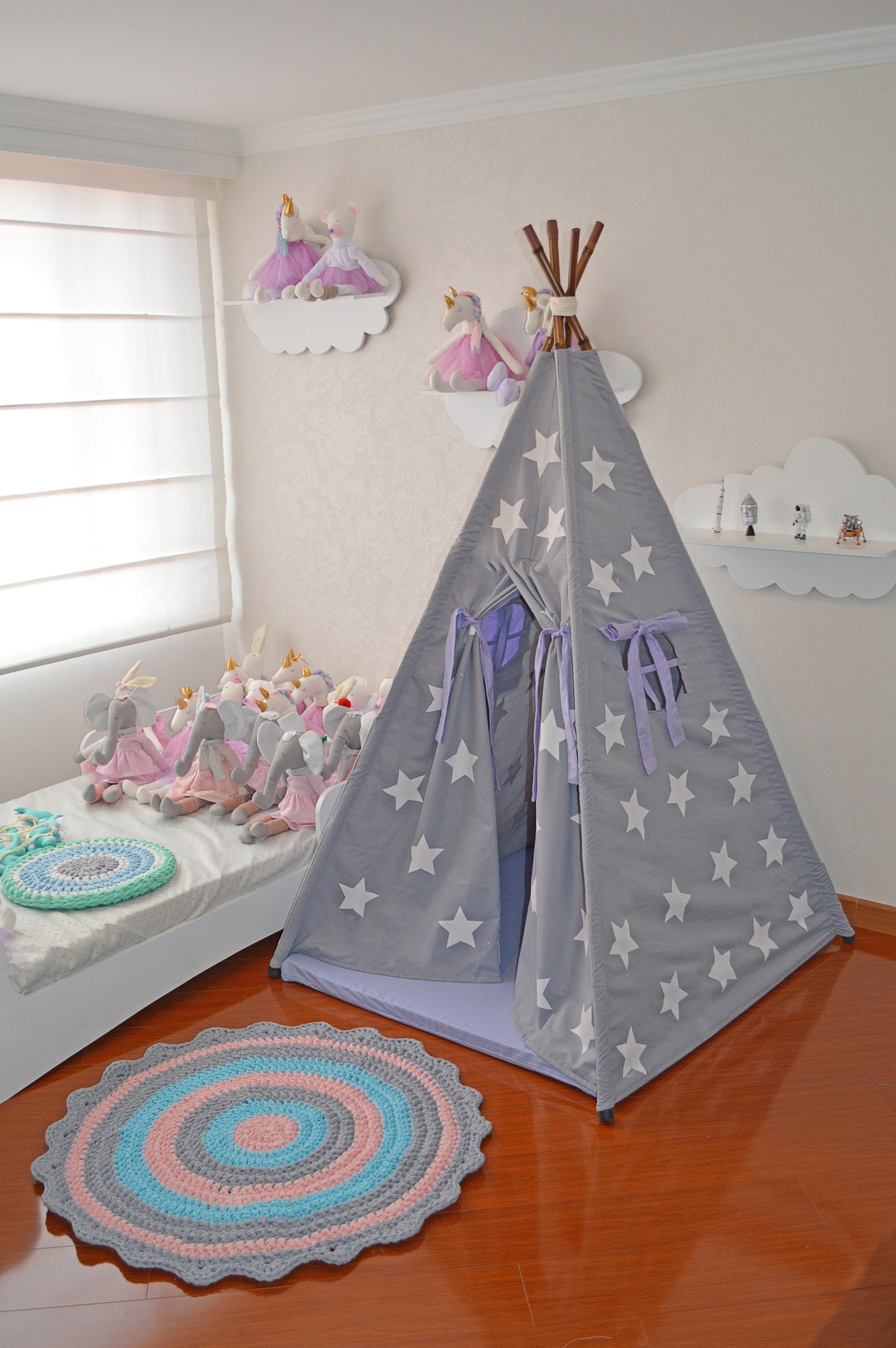 Teepee gris estrellas